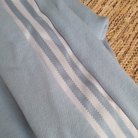 ADIDAS Originals Cropped Hoodie with Satin Tape | size LARGE - Picture 4 of 7